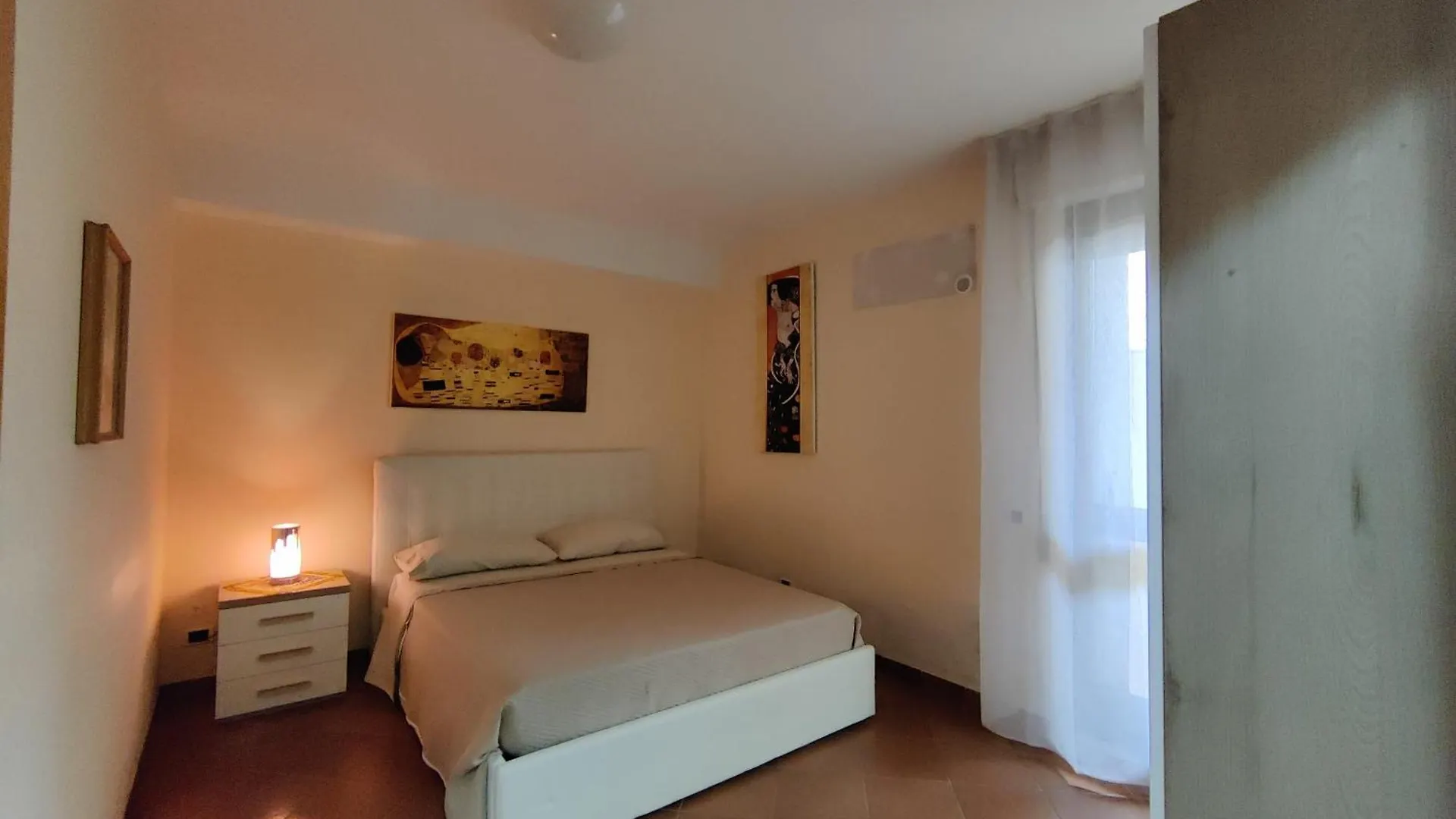 Pansiyon Room In Avola