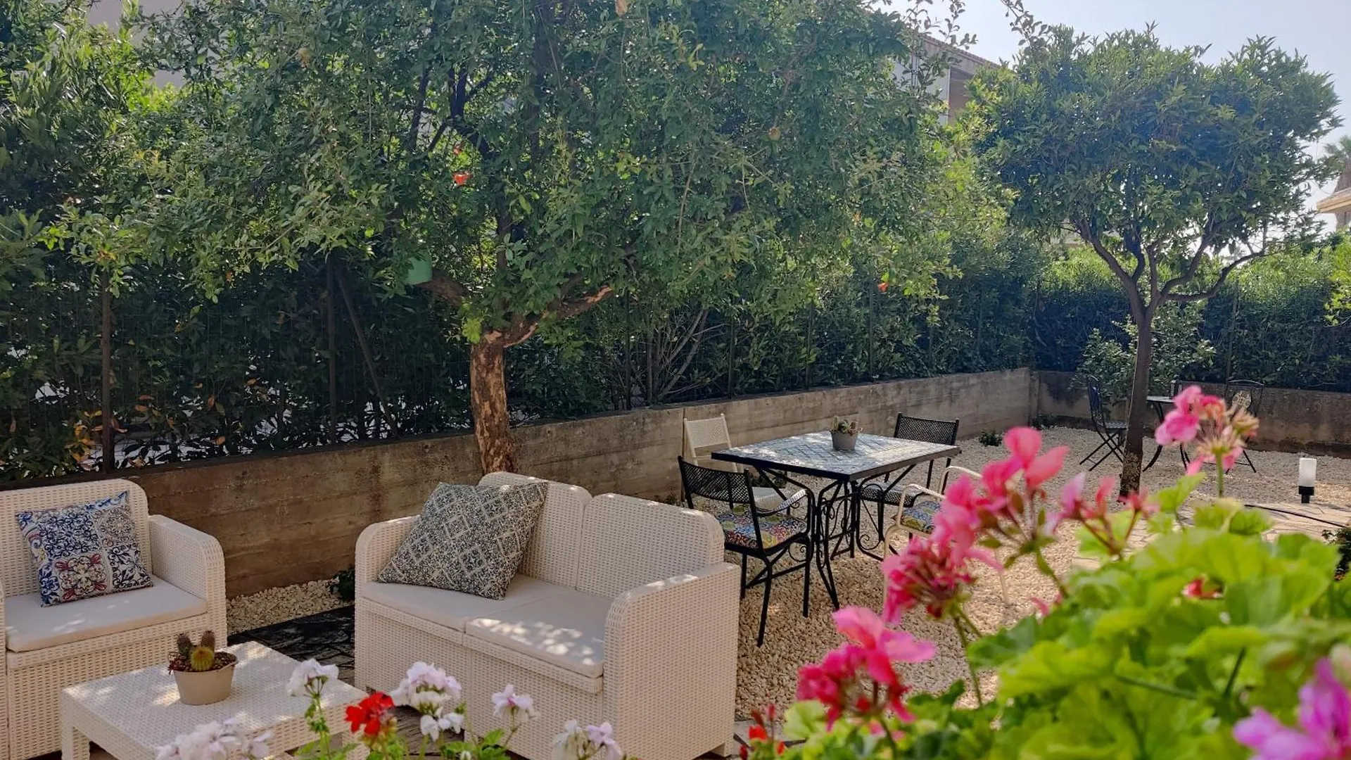Pansiyon Room In Avola